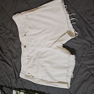 Universal Thread Mid Rise Boyfriend Shorts Off White Denim Size 18/34R